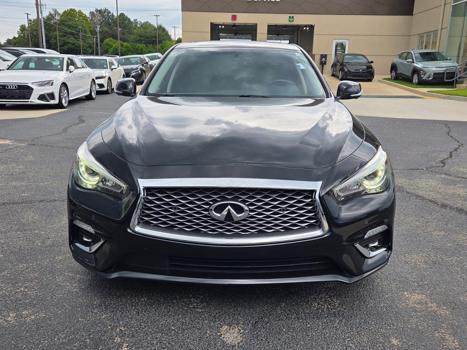 Used 2024 Black INFINITI LUXE image 2
