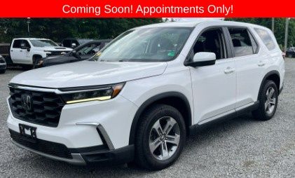 White 2023 Honda Pilot EX-L AWD with Captains Chairs SUV / Crossover All-Wheel Drive Automatic