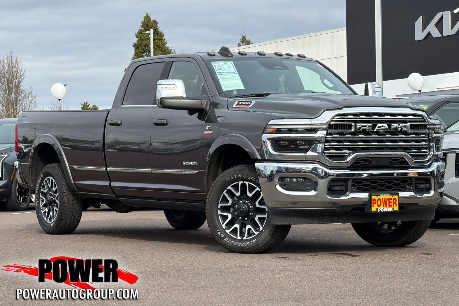 2025 RAM 3500 Limited Crew Cab LB 4WD