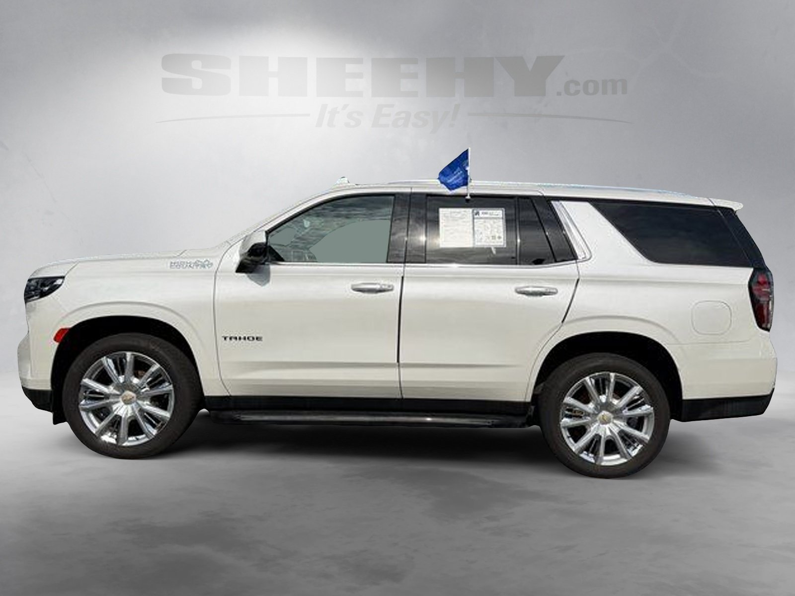 Used 2021 Iridescent Pearl Tricoat Chevrolet High Country image 18