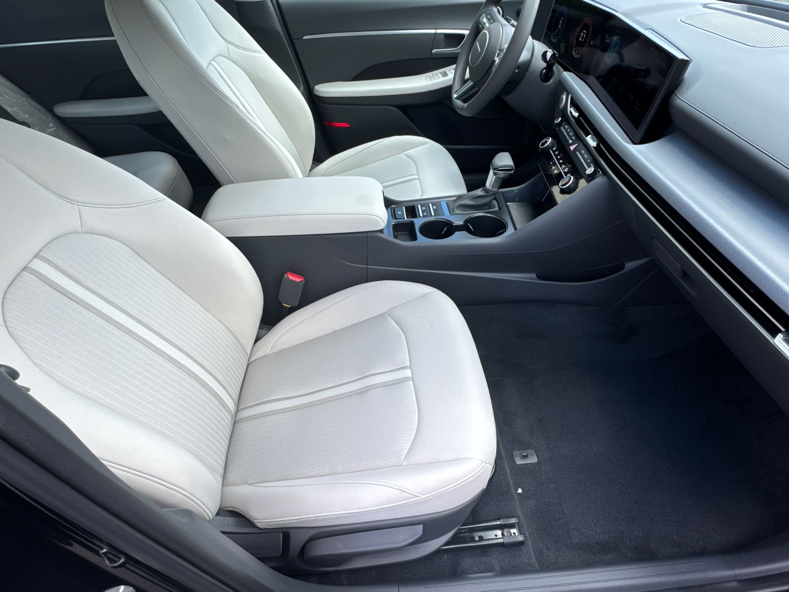2025 Hyundai Sonata SE photo 11