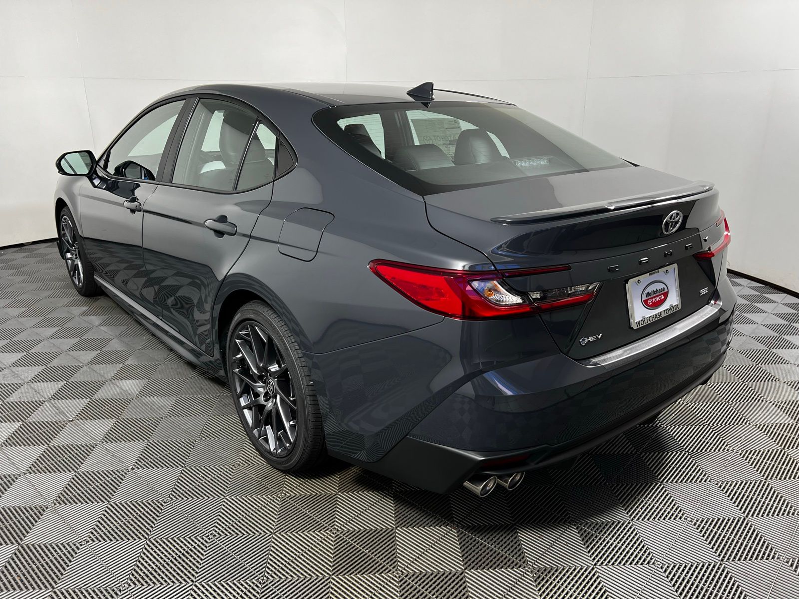2025 Toyota Camry SE 7