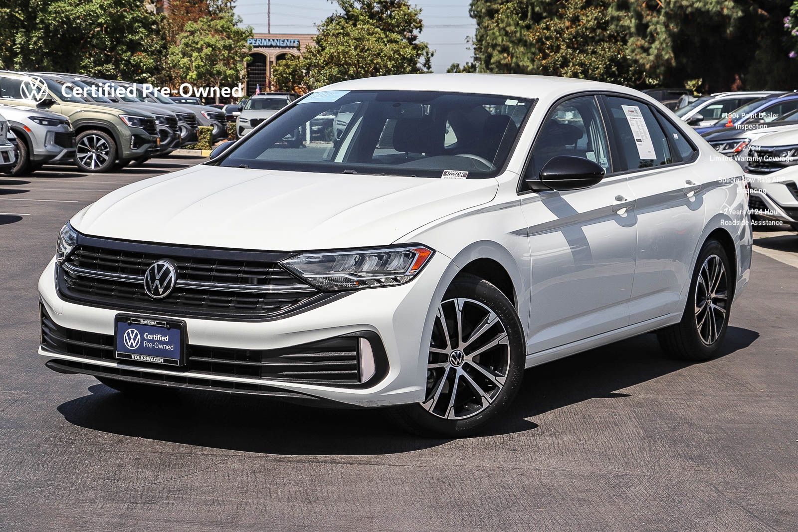 Pure White 2022 Volkswagen Jetta Sedan Front-Wheel Drive 8-Speed Automatic