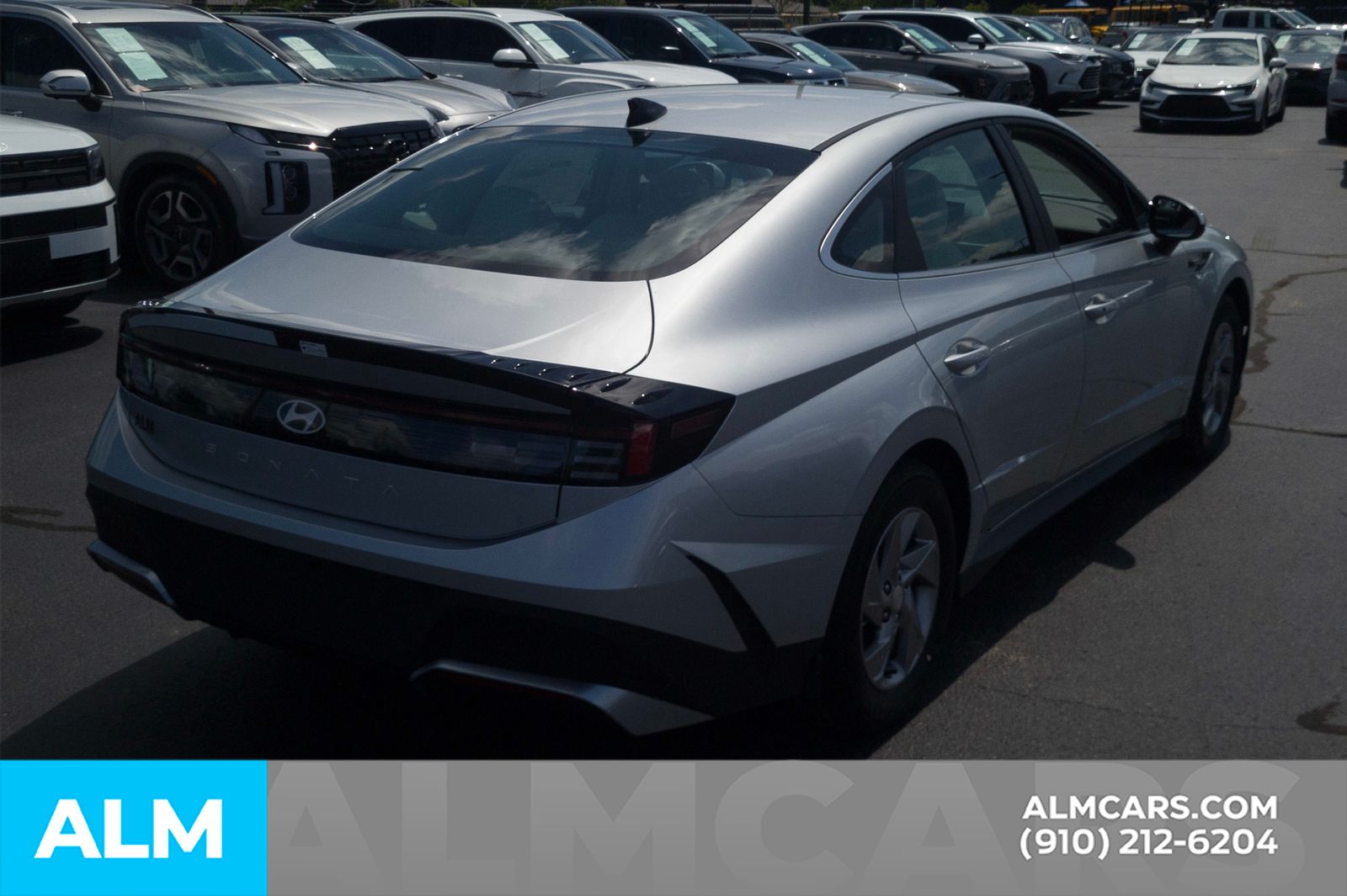 Used 2025 Silver Hyundai SE image 6