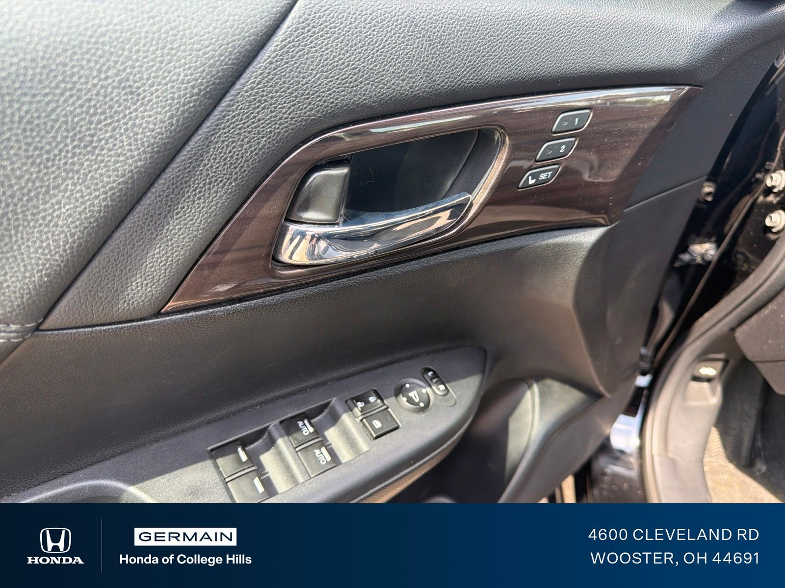 Certified Used 2017 Black Honda EX-L image 15