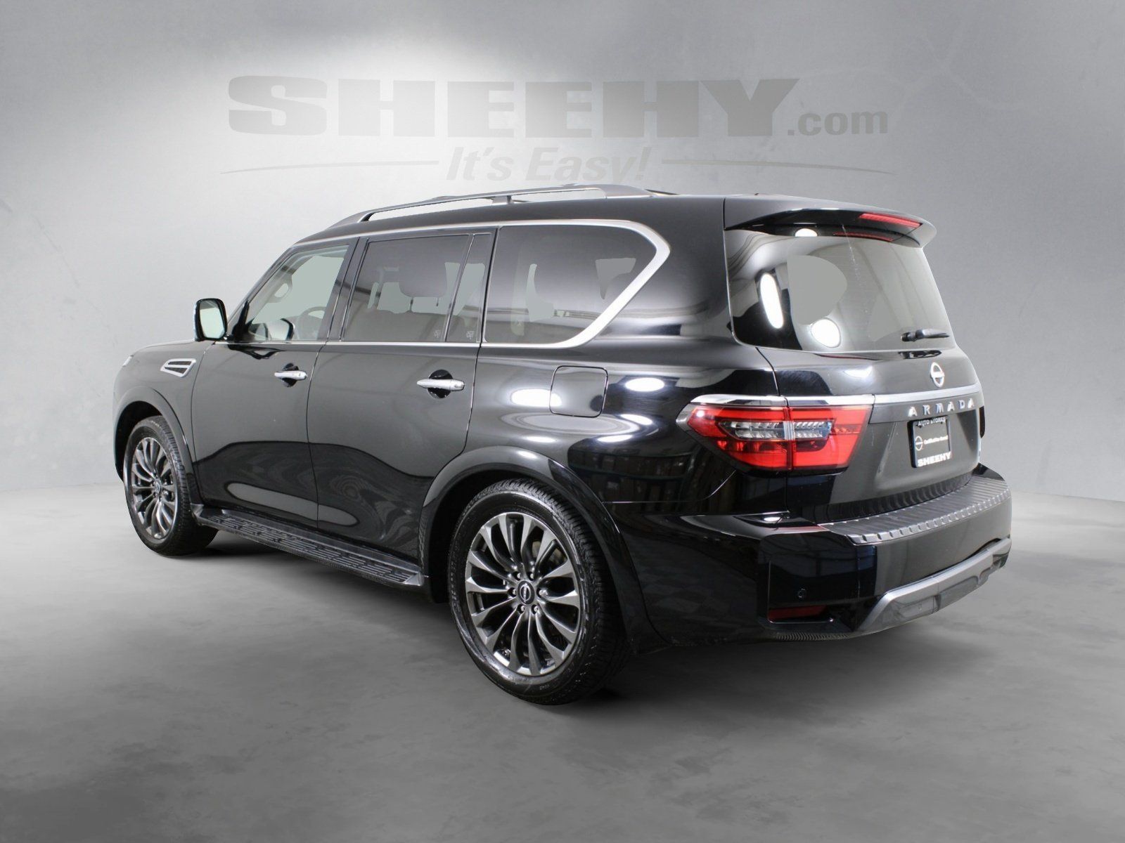 Used 2024 Black Nissan Platinum image 5