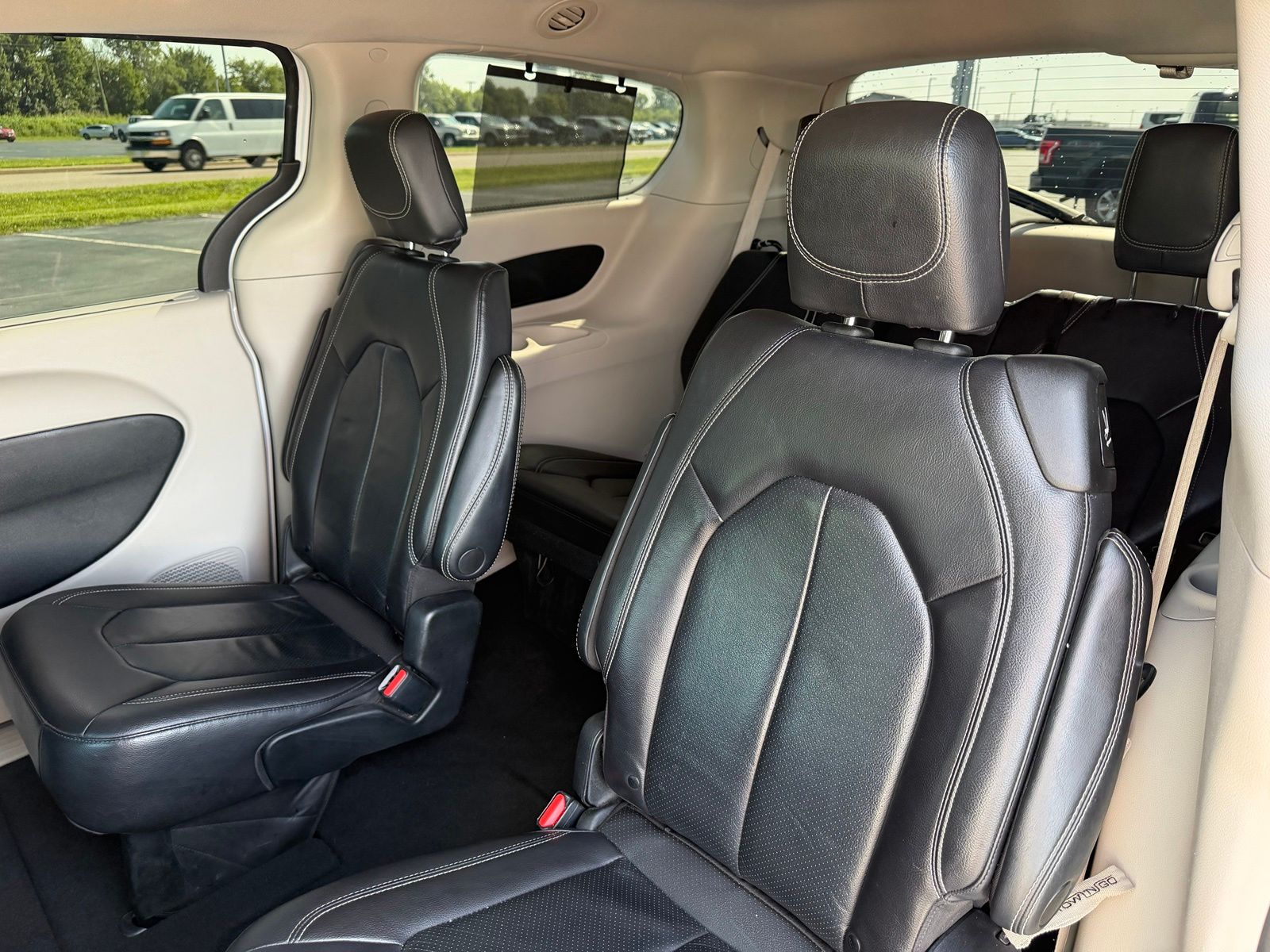 2022 Chrysler Pacifica image 14