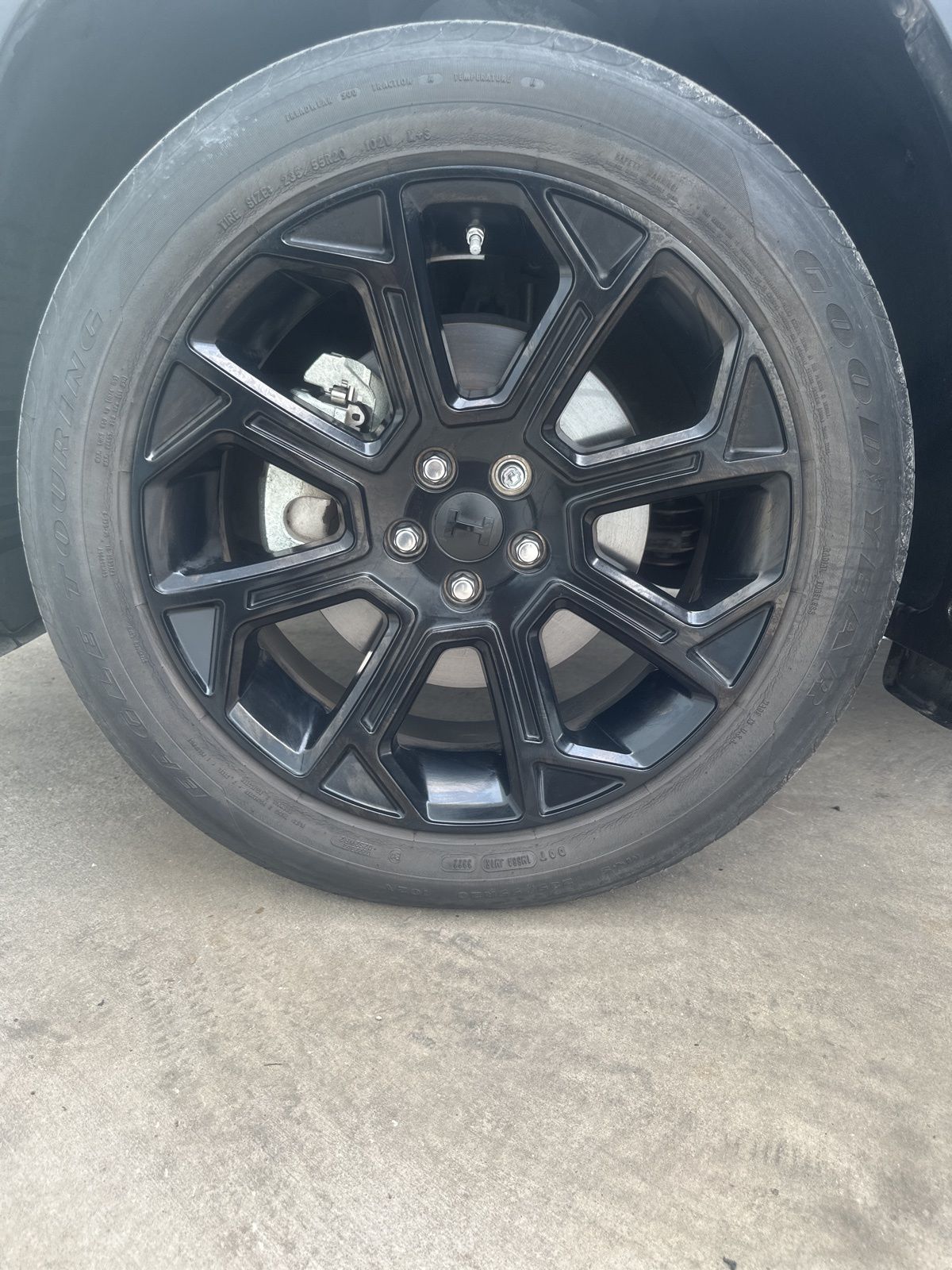 Used Car 2023 Toyota Highlander  Le For Sale Under $35,000 In Austin, Texas