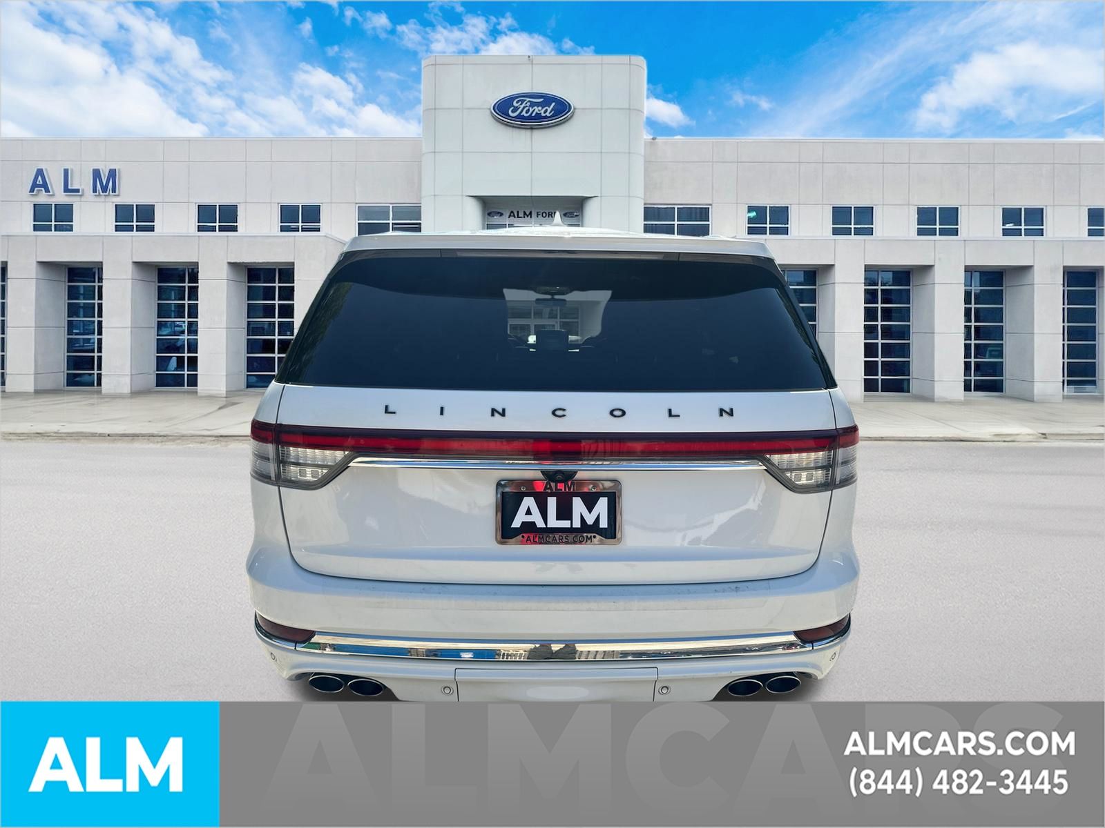 Used 2022 White Lincoln Black Label Grand Touring image 6