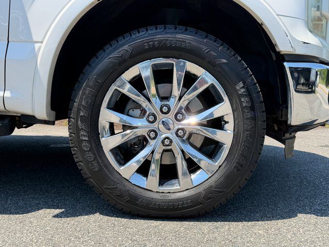 Used 2015 White Platinum Clearcoat Metallic Ford Lariat image 34