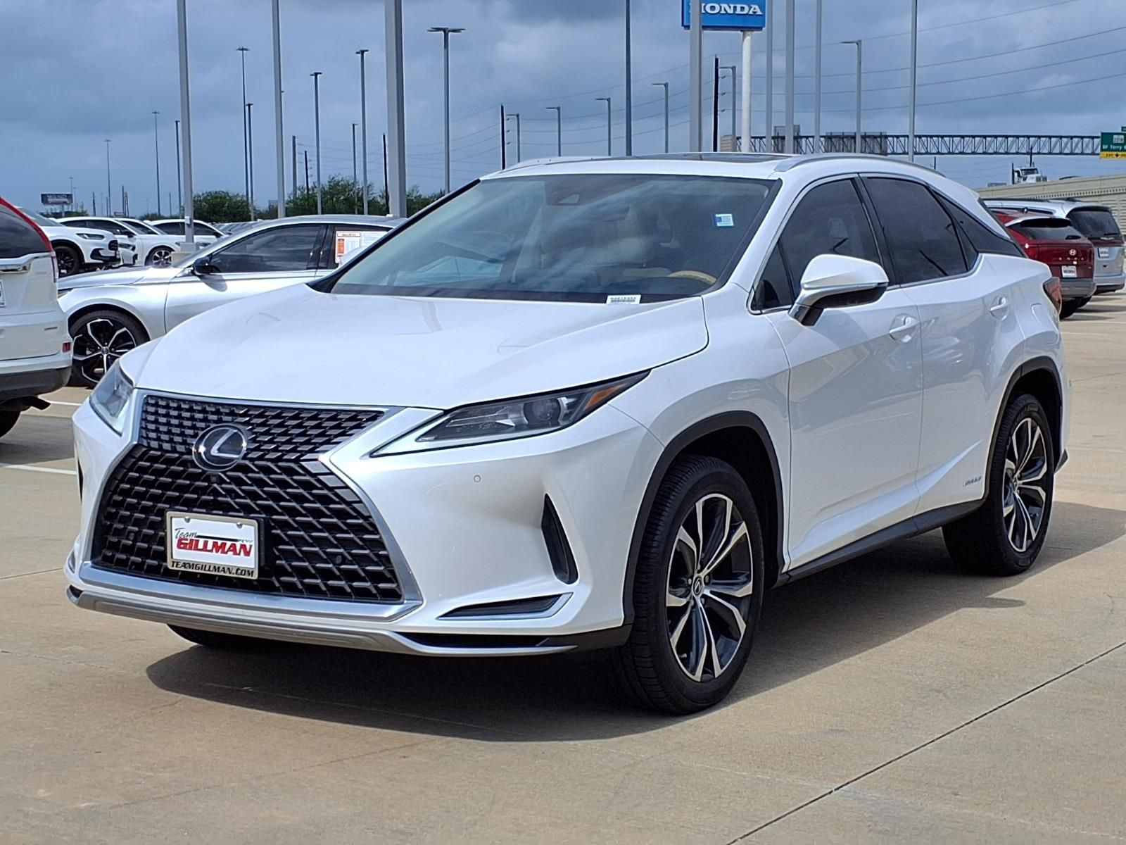 View vehicle photo 4