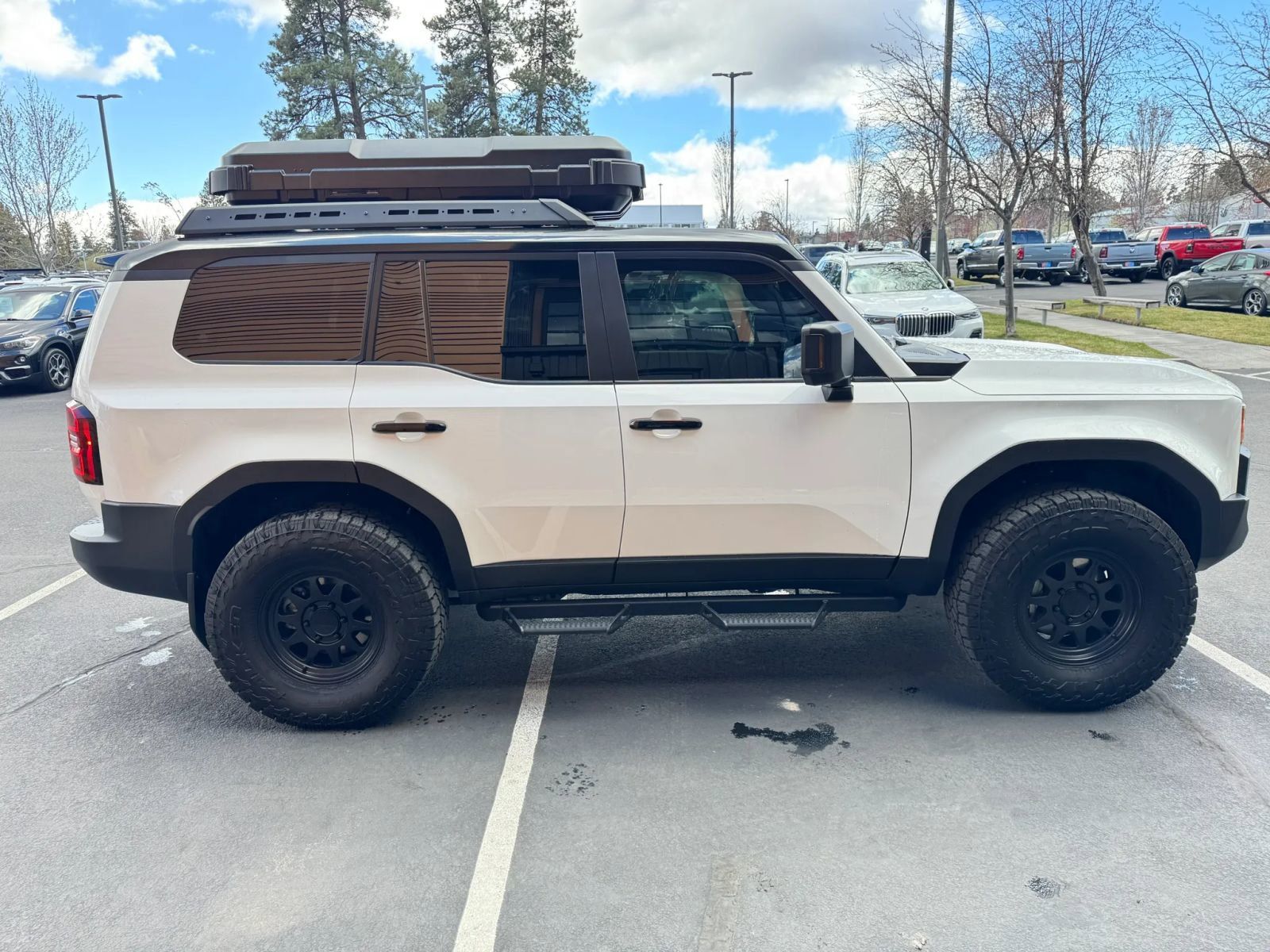 View vehicle photo 6