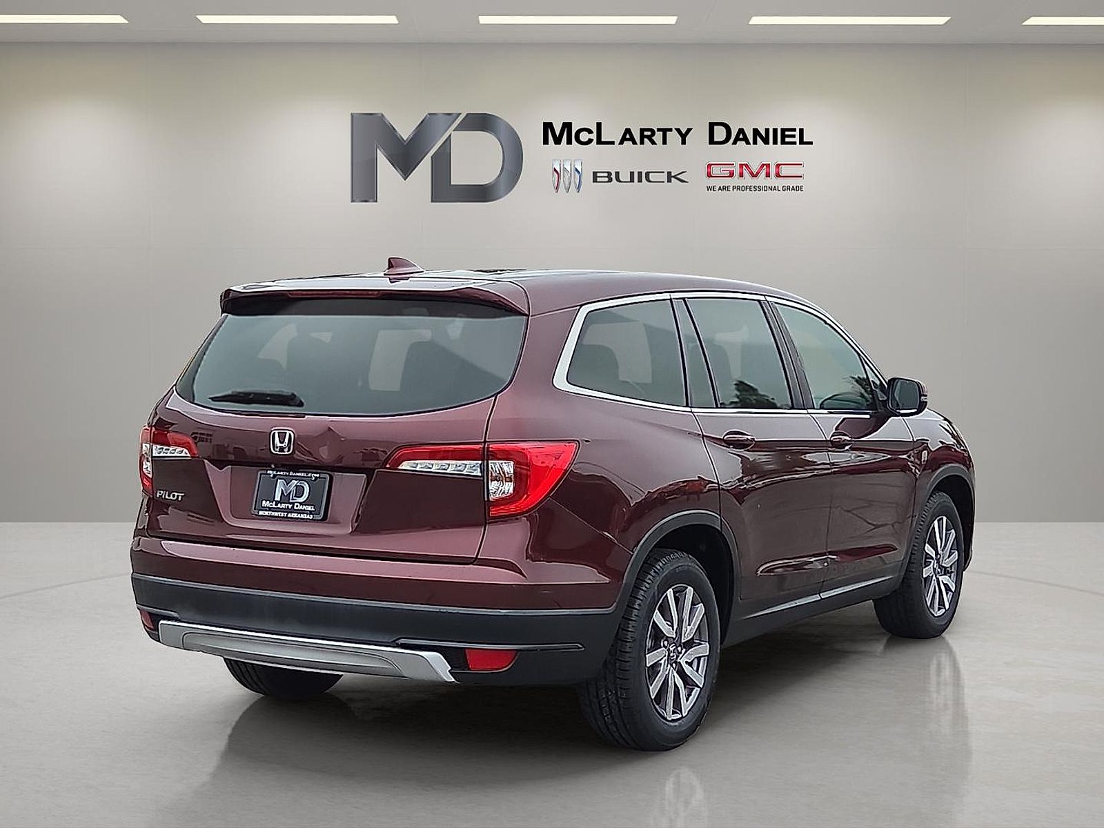 View vehicle photo 5