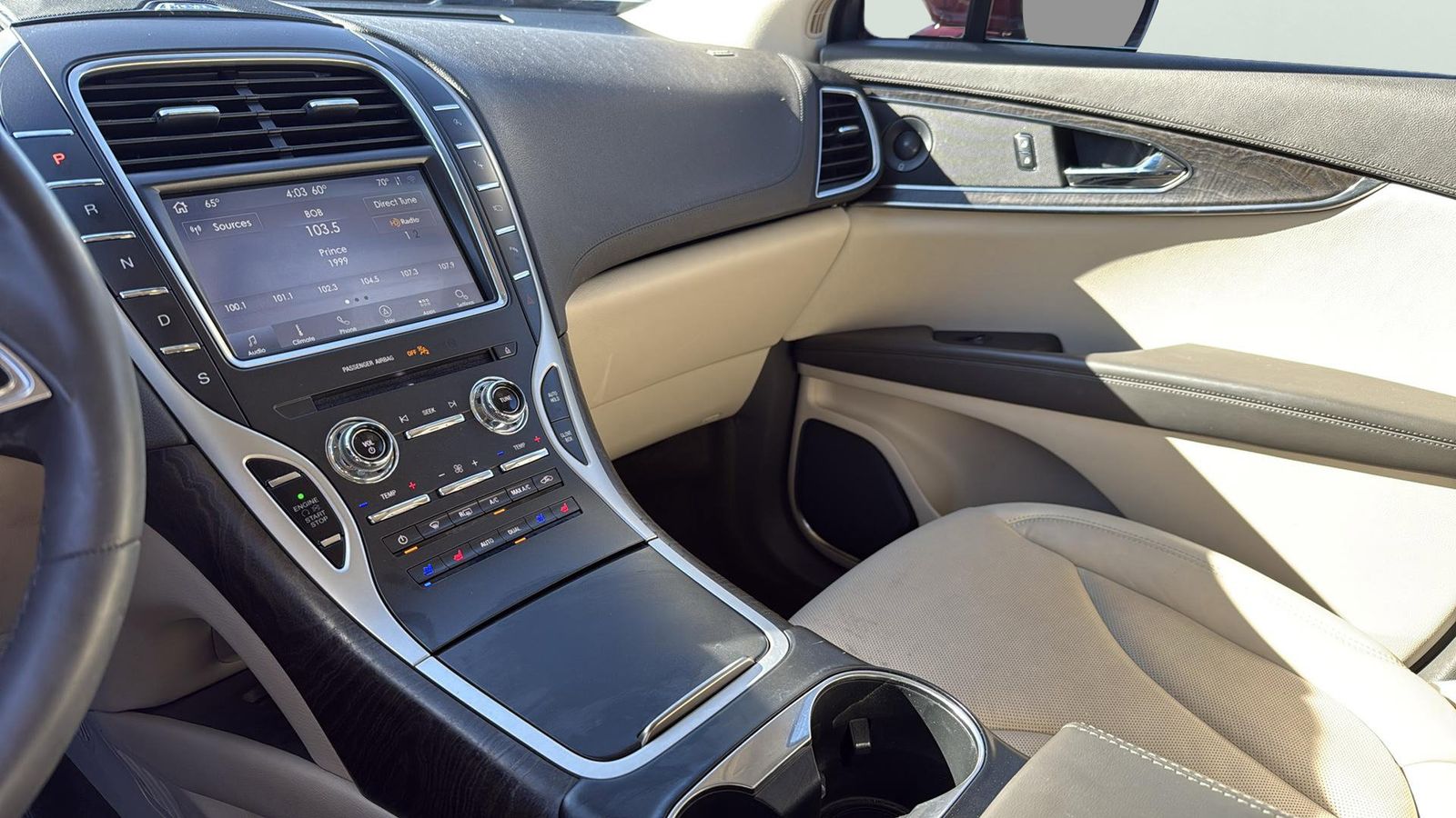 Used Car 2020 Lincoln Nautilus  Reserve For Sale Under $30,000 In Austin, Texas