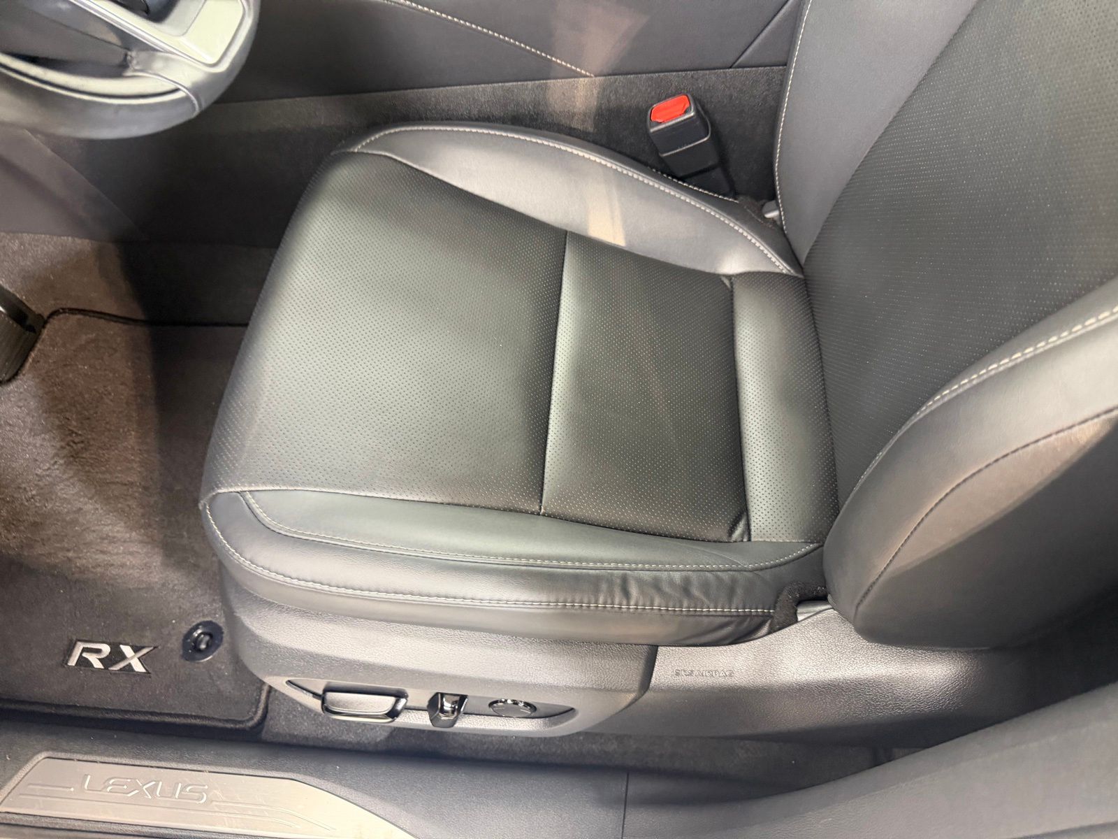 Used 2023 White Lexus 350 Premium image 33