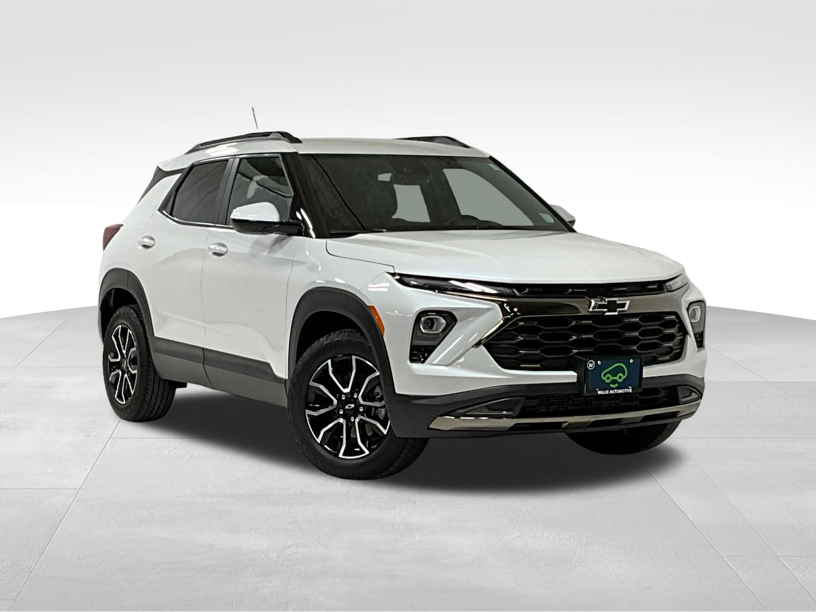 White (Iridescent Pearl Tricoat) 2025 Chevrolet Trailblazer SUV / Crossover Four-Wheel Drive 9-Speed Automatic