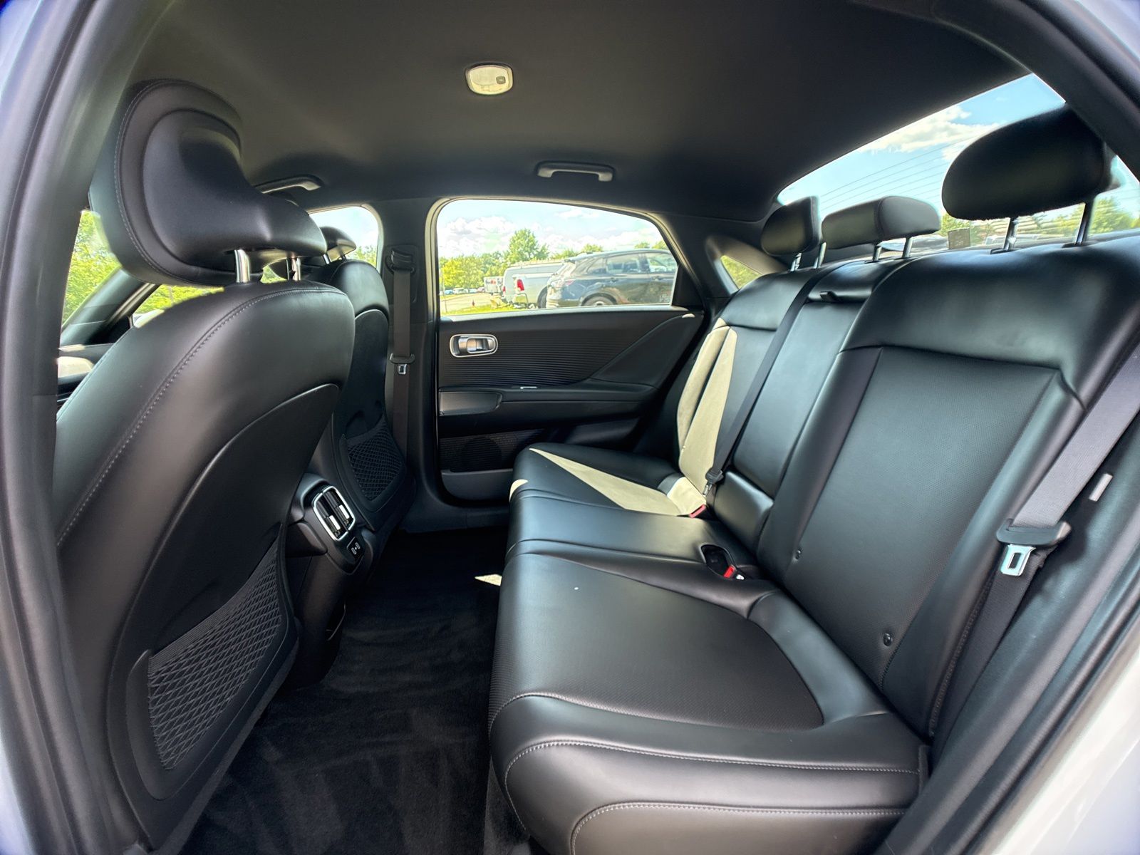Used 2024 White Hyundai SEL image 20