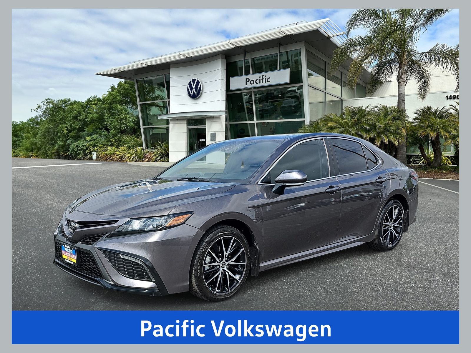 Predawn Gray Mica 2023 Toyota Camry Sedan Front-Wheel Drive 8-Speed Automatic