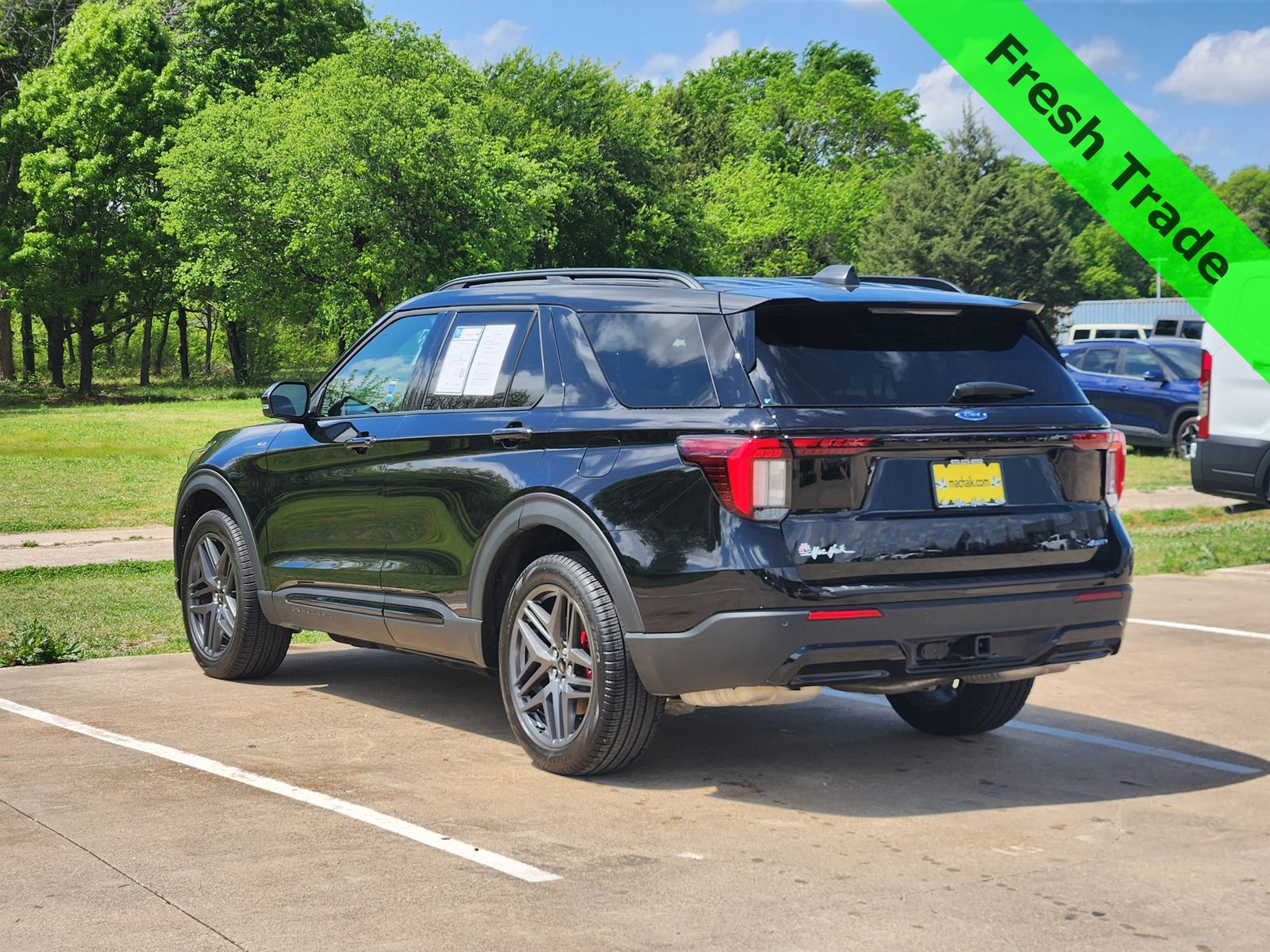 View vehicle photo 4