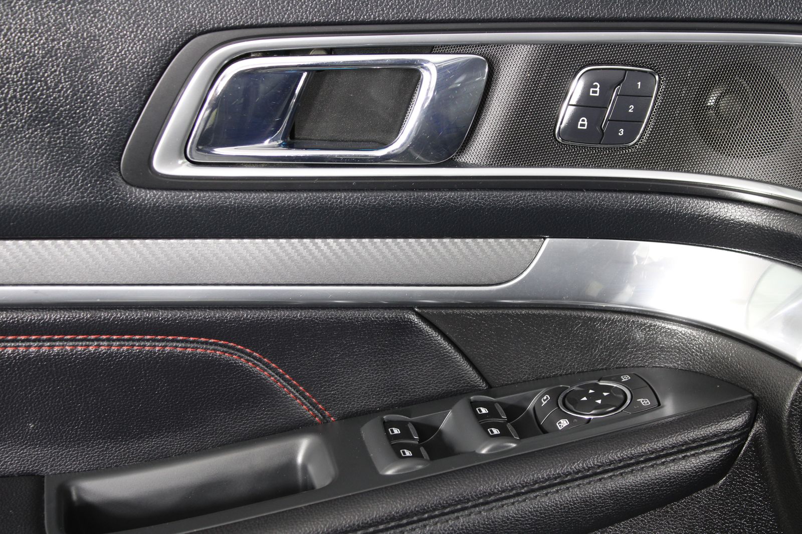 Used 2016 Gray Ford Sport image 23