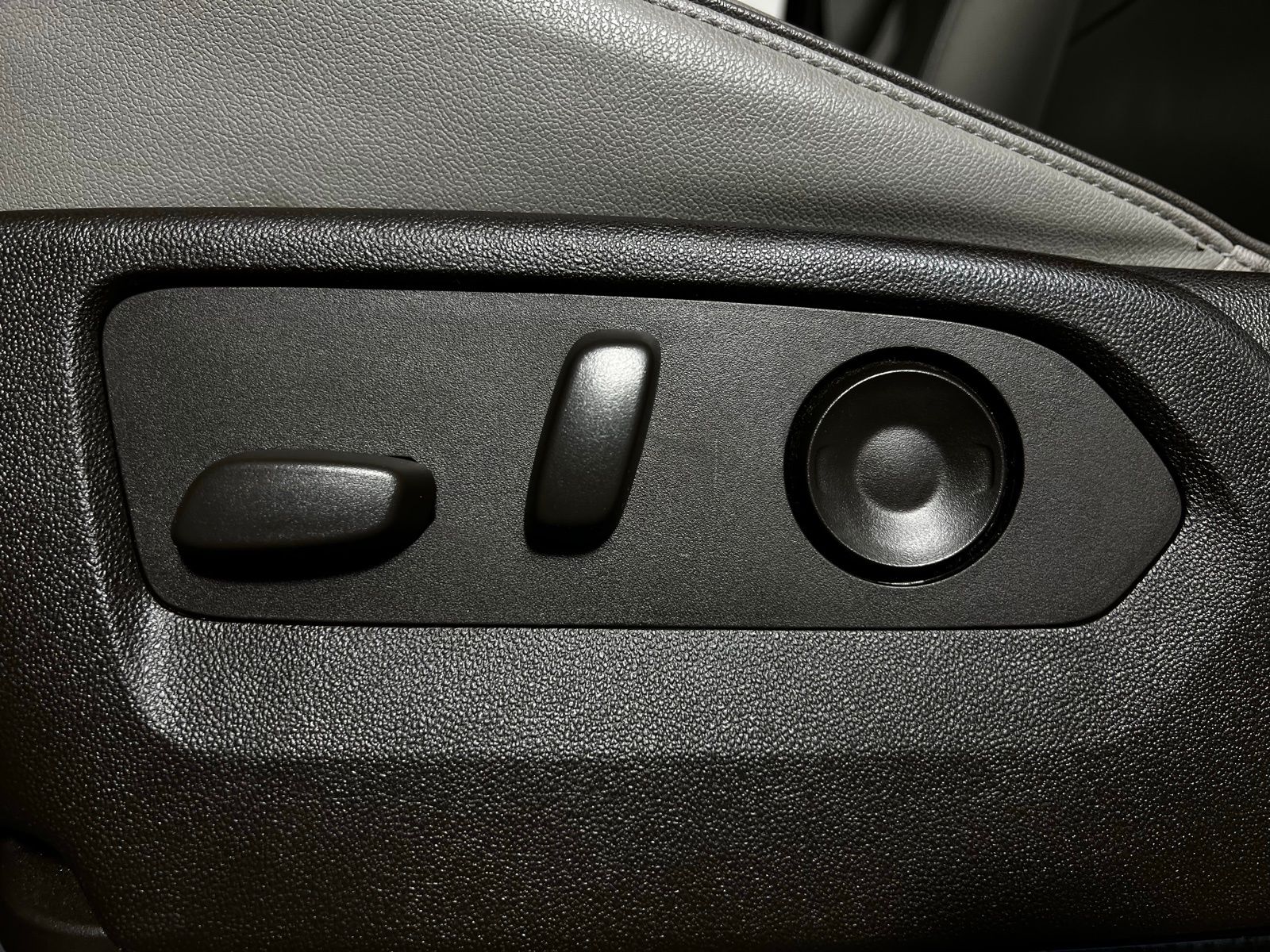 Thumbnail: 2022 GMC Yukon XL - 14