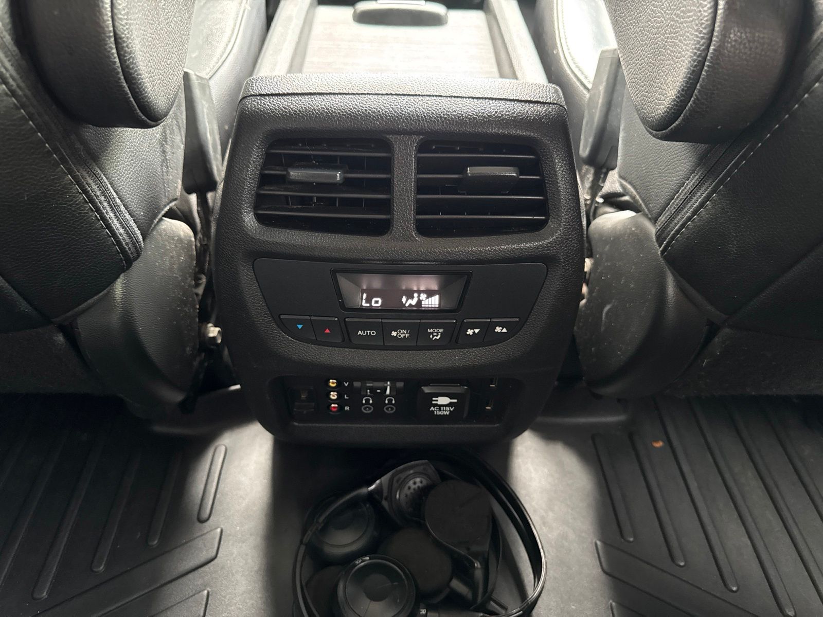Used 2017 White Diamond Pearl Honda Touring image 28