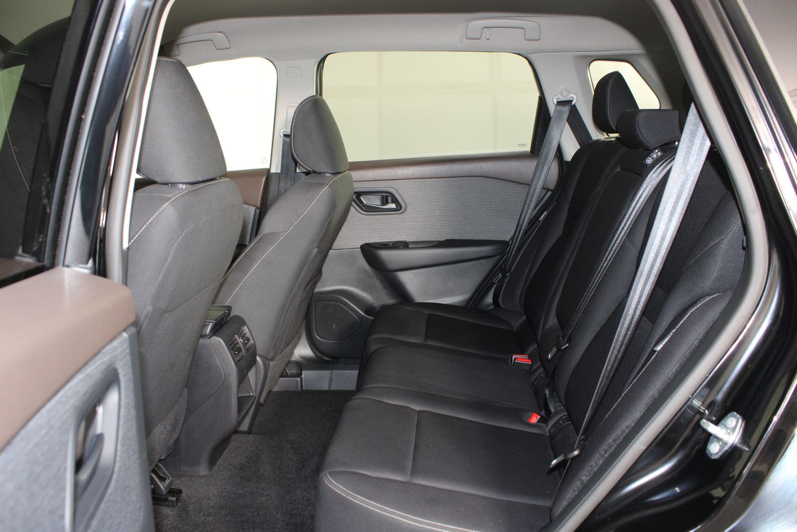 Used 2023 Black Nissan S image 11