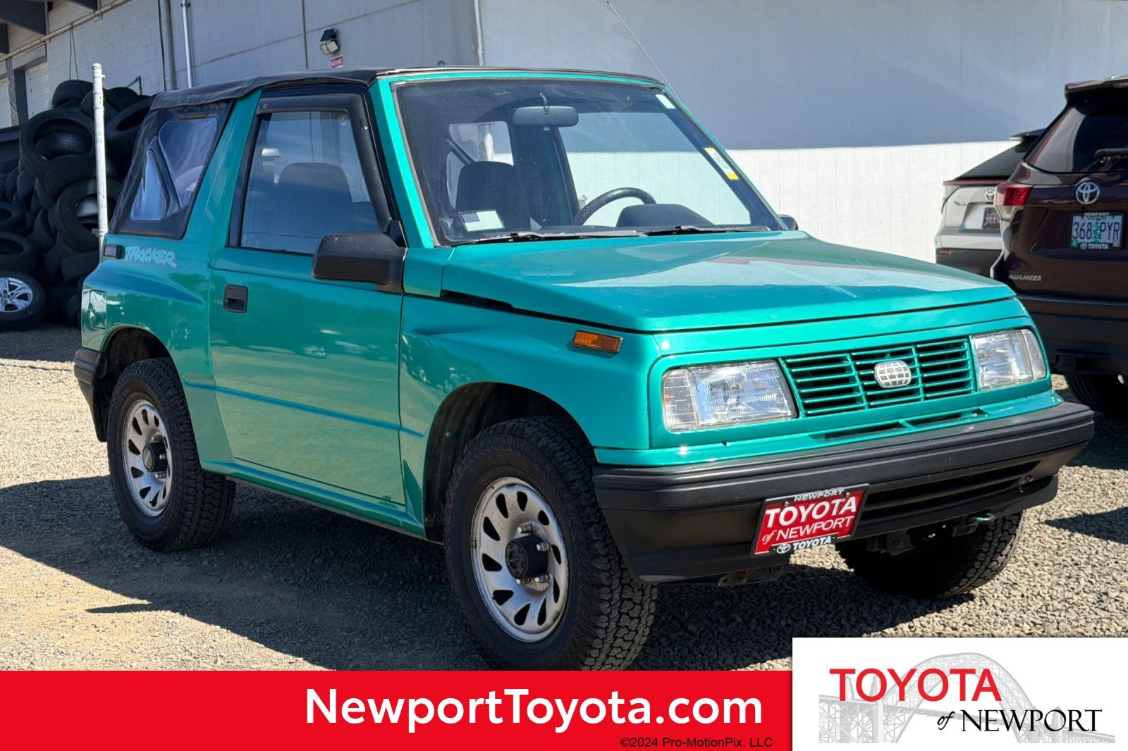 Green 1995 Geo Tracker 2 Dr LSi 4WD SUV SUV / Crossover Four-Wheel Drive