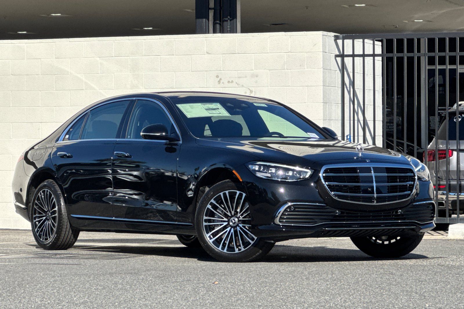 View vehicle photo 2