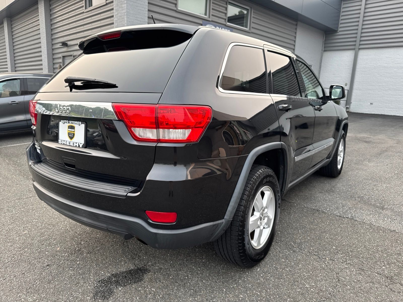 Used 2012 Brilliant Black Crystal Pearlcoat Jeep Laredo image 30