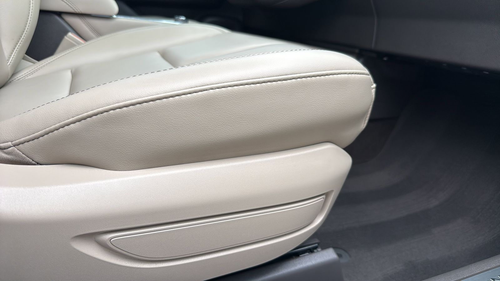 Used Car 2022 Lincoln Corsair  Standard For Sale Under $25,000 In Austin, Texas