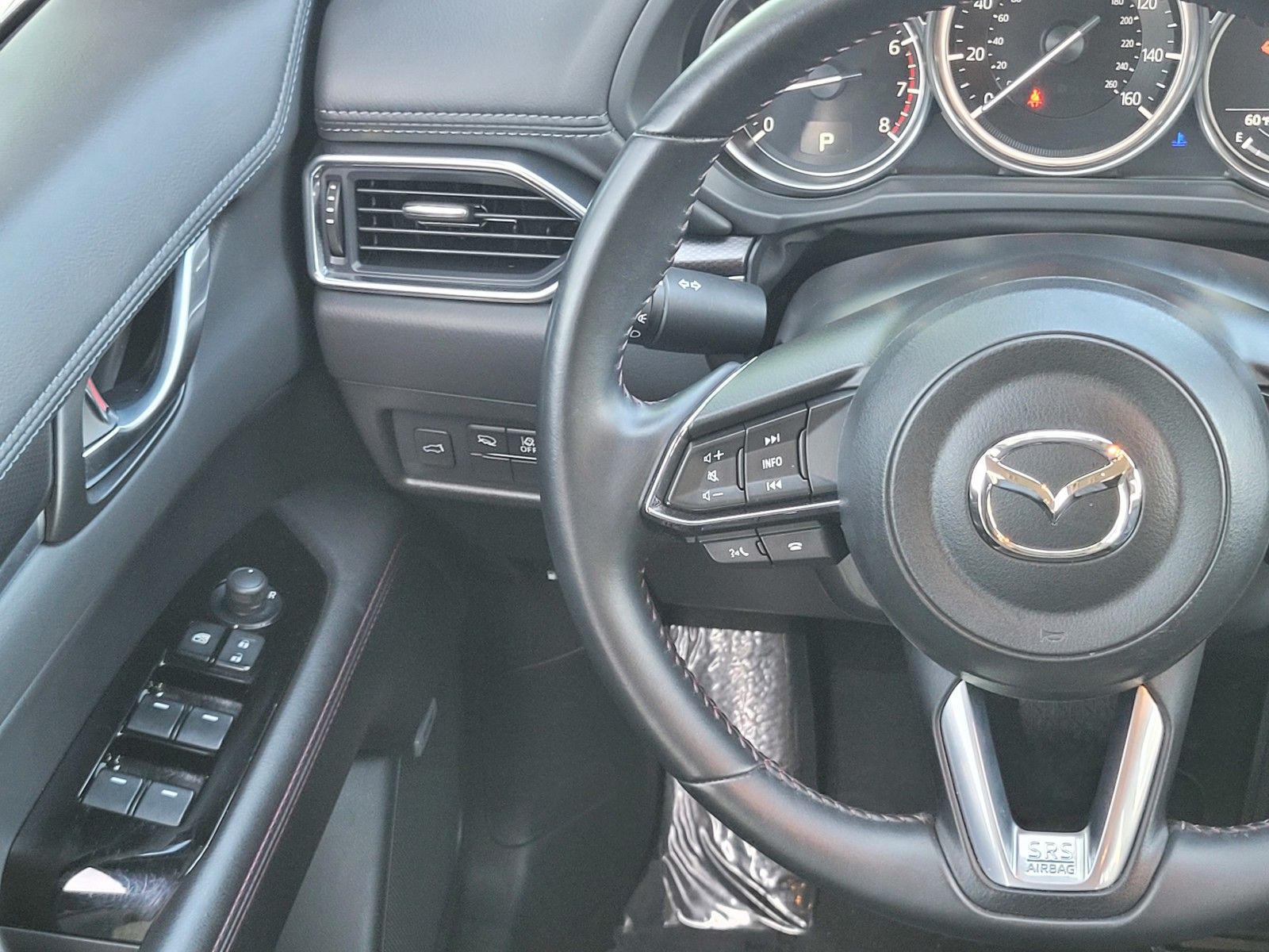 Used 2025 Gray Mazda 2.5 S Carbon Edition AWD MOONROOF image 13