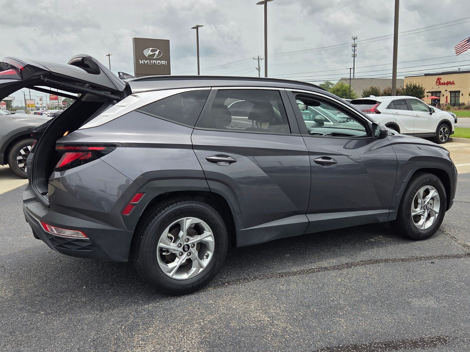Used 2024 Gray Hyundai SEL image 12