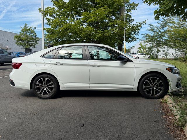 Used 2023 White Volkswagen 1.5T Sport image 7