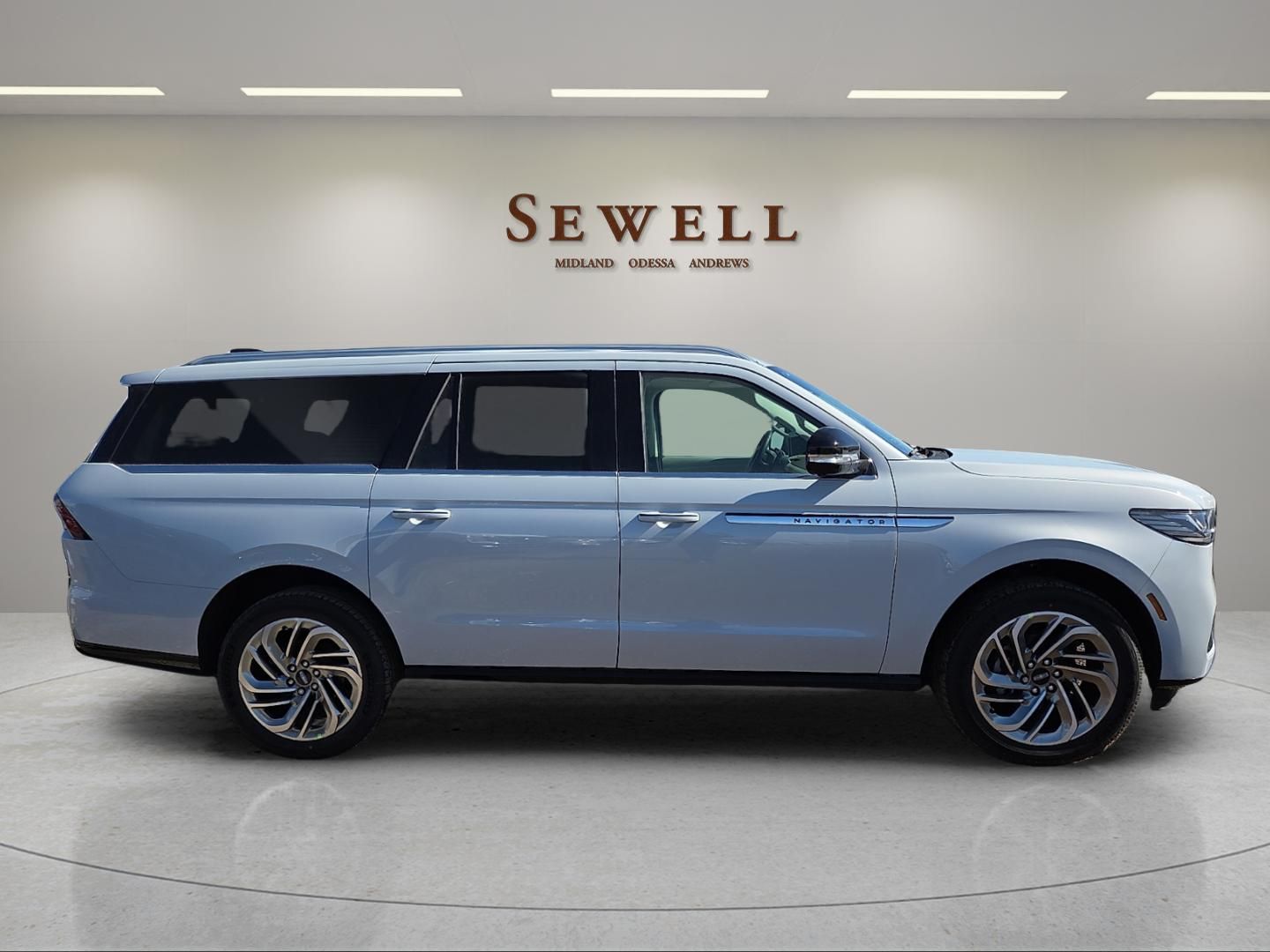 New Crystal White 2026 Lincoln Navigator L Reserve for Sale in