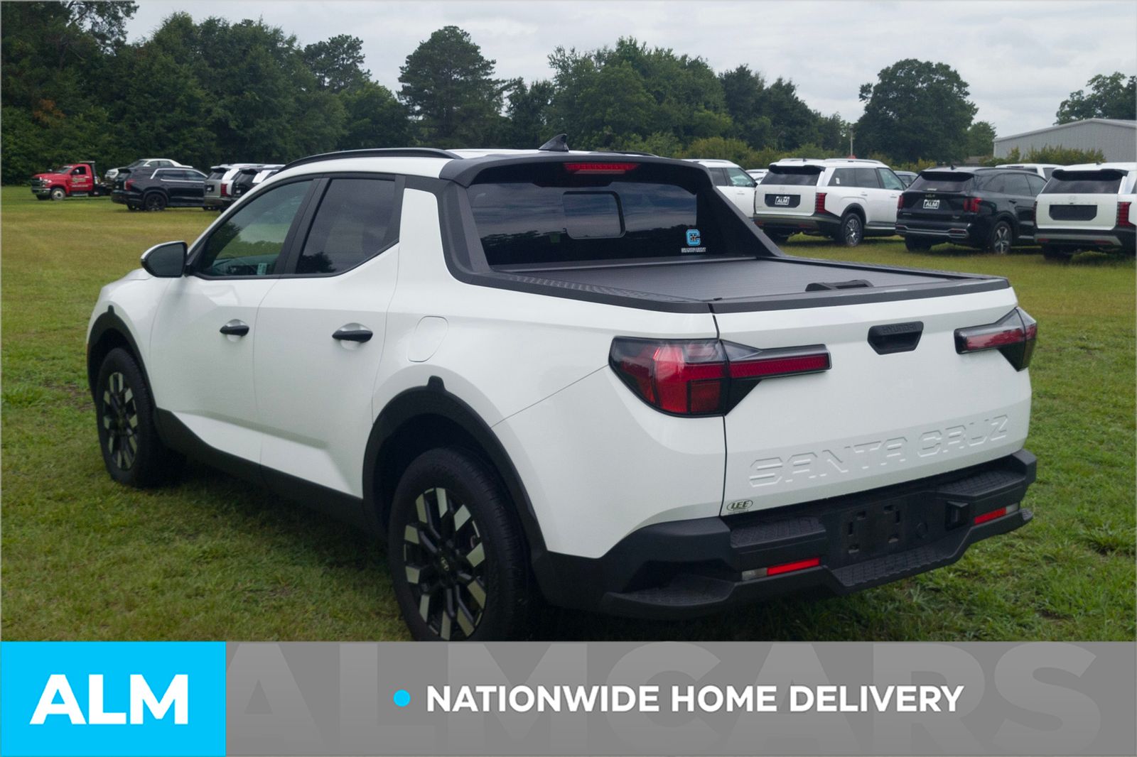 Used 2025 White Hyundai SEL image 5