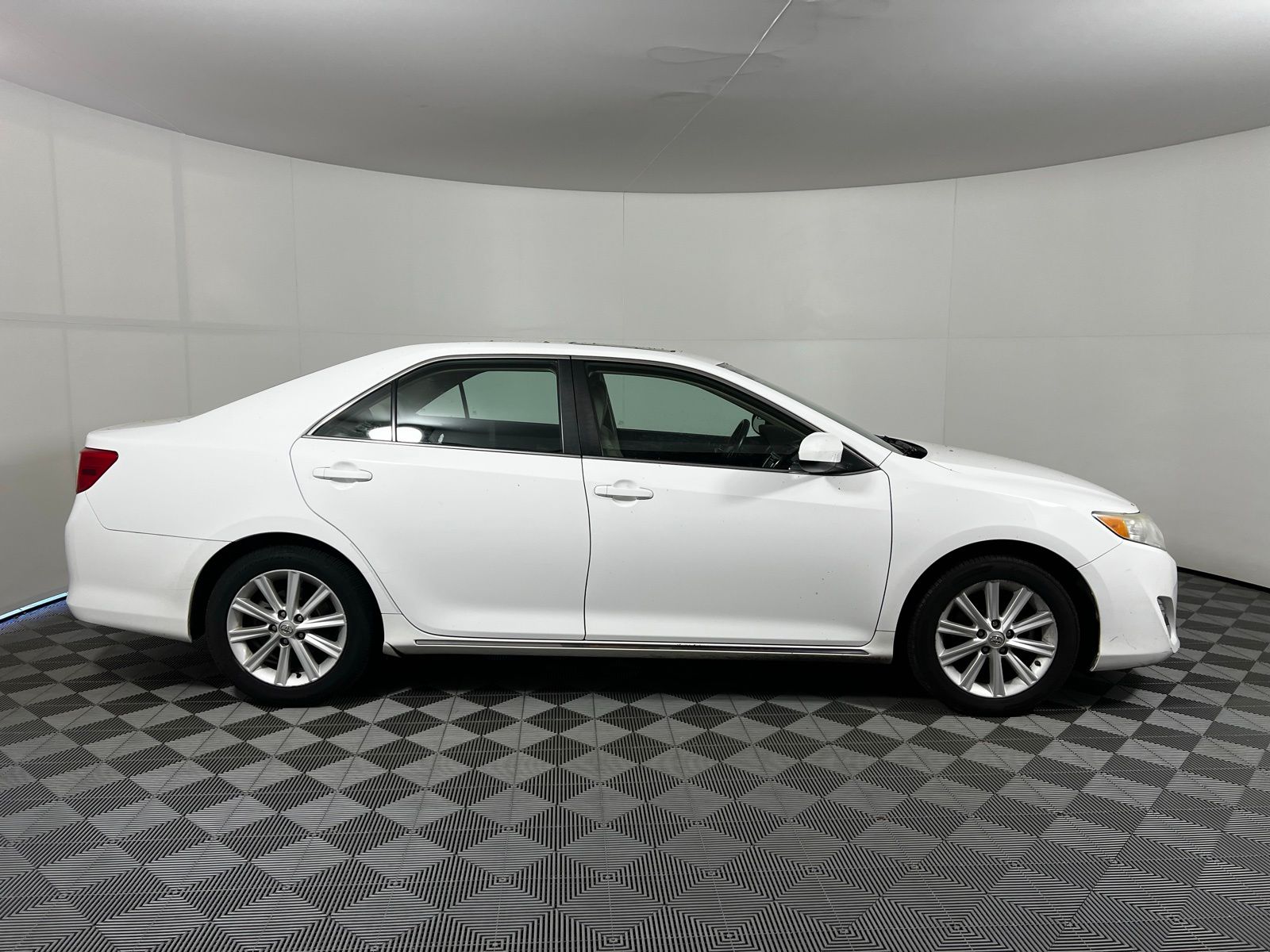 Thumbnail: 2014 Toyota Camry - 4