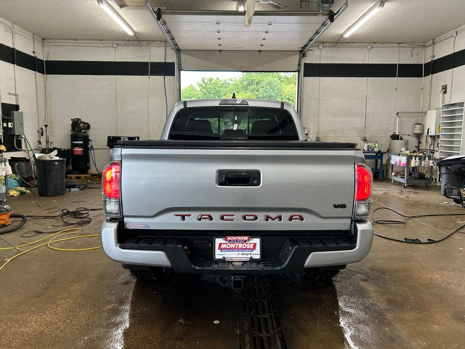 View vehicle photo 5