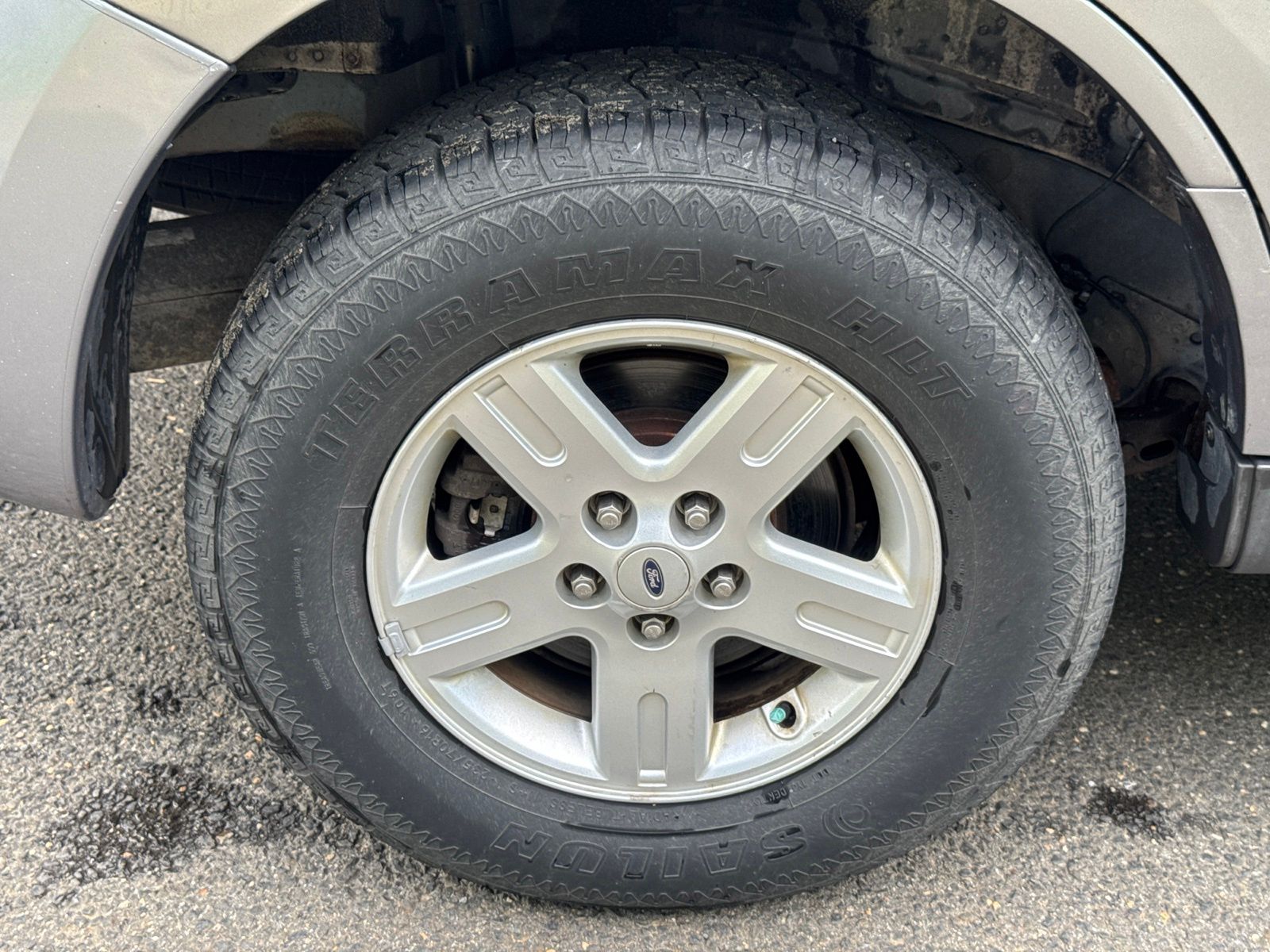 Used 2008 Gray Ford Hybrid image 22