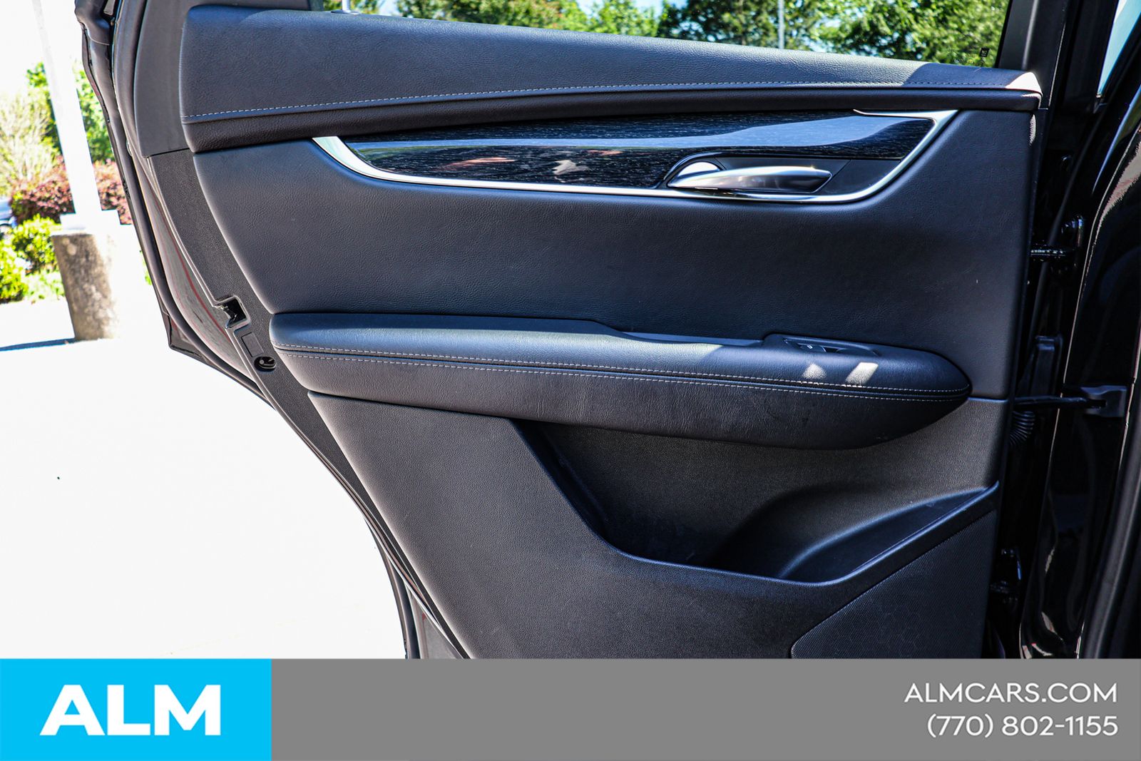 Used 2022  Cadillac Premium Luxury image 42