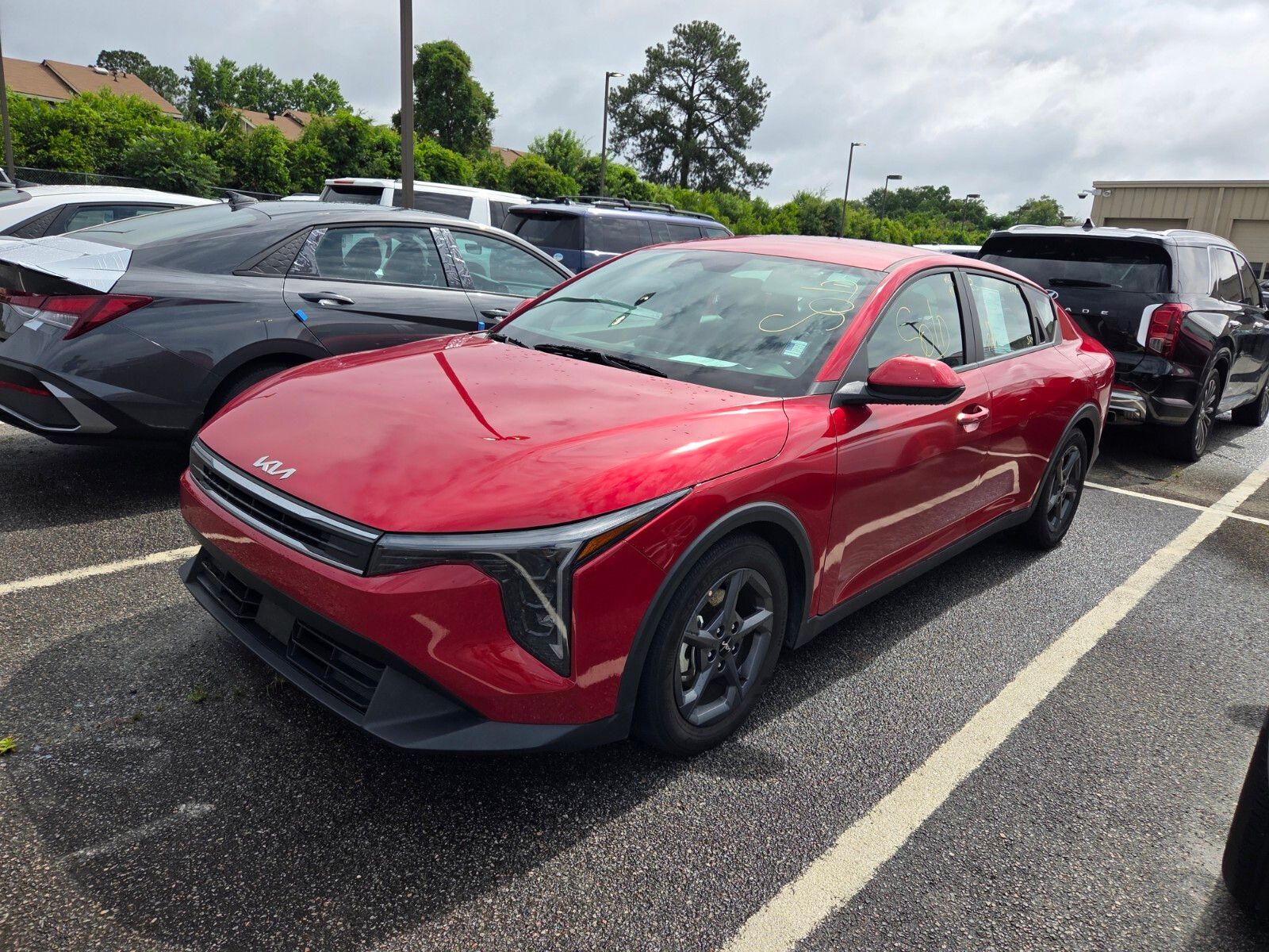 Used 2025 Red Kia LXS image 3