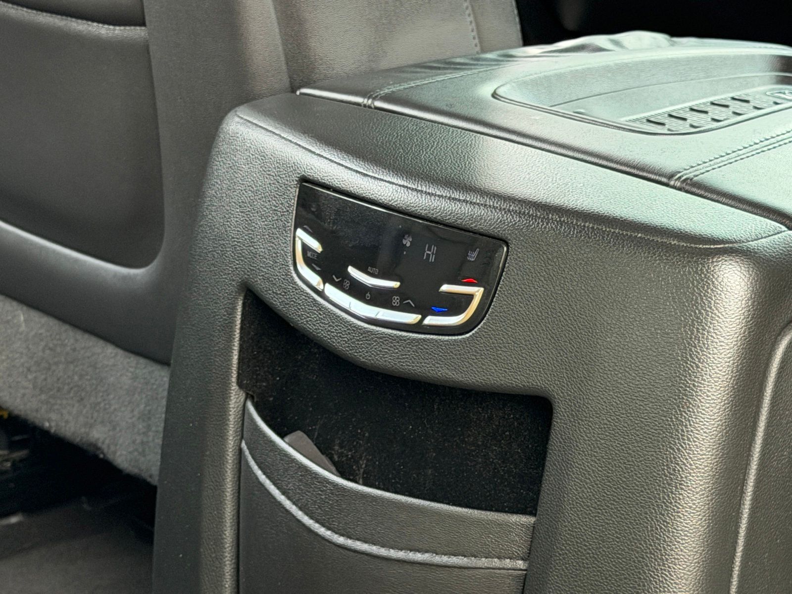 Used 2017 Radiant Silver Metallic Cadillac Luxury image 11