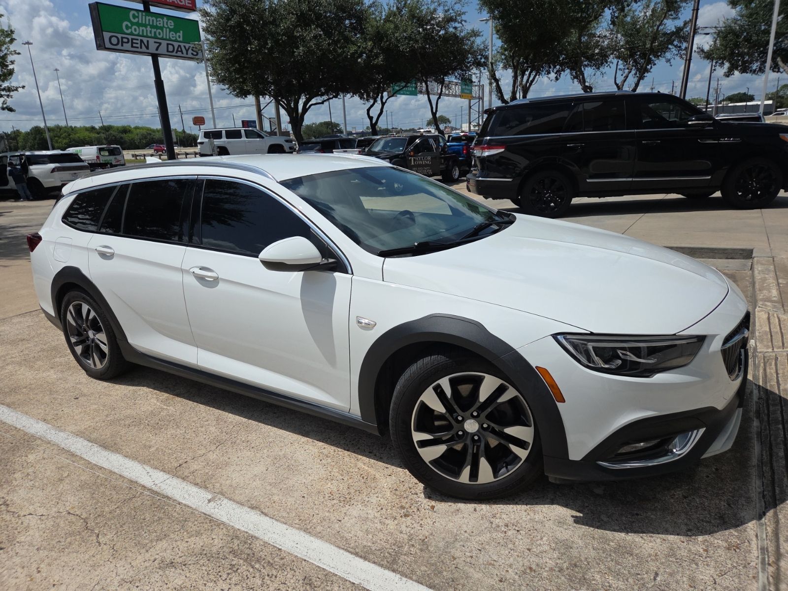Summit White 2019 Buick Regal TourX Wagon All-Wheel Drive 8-Speed Automatic