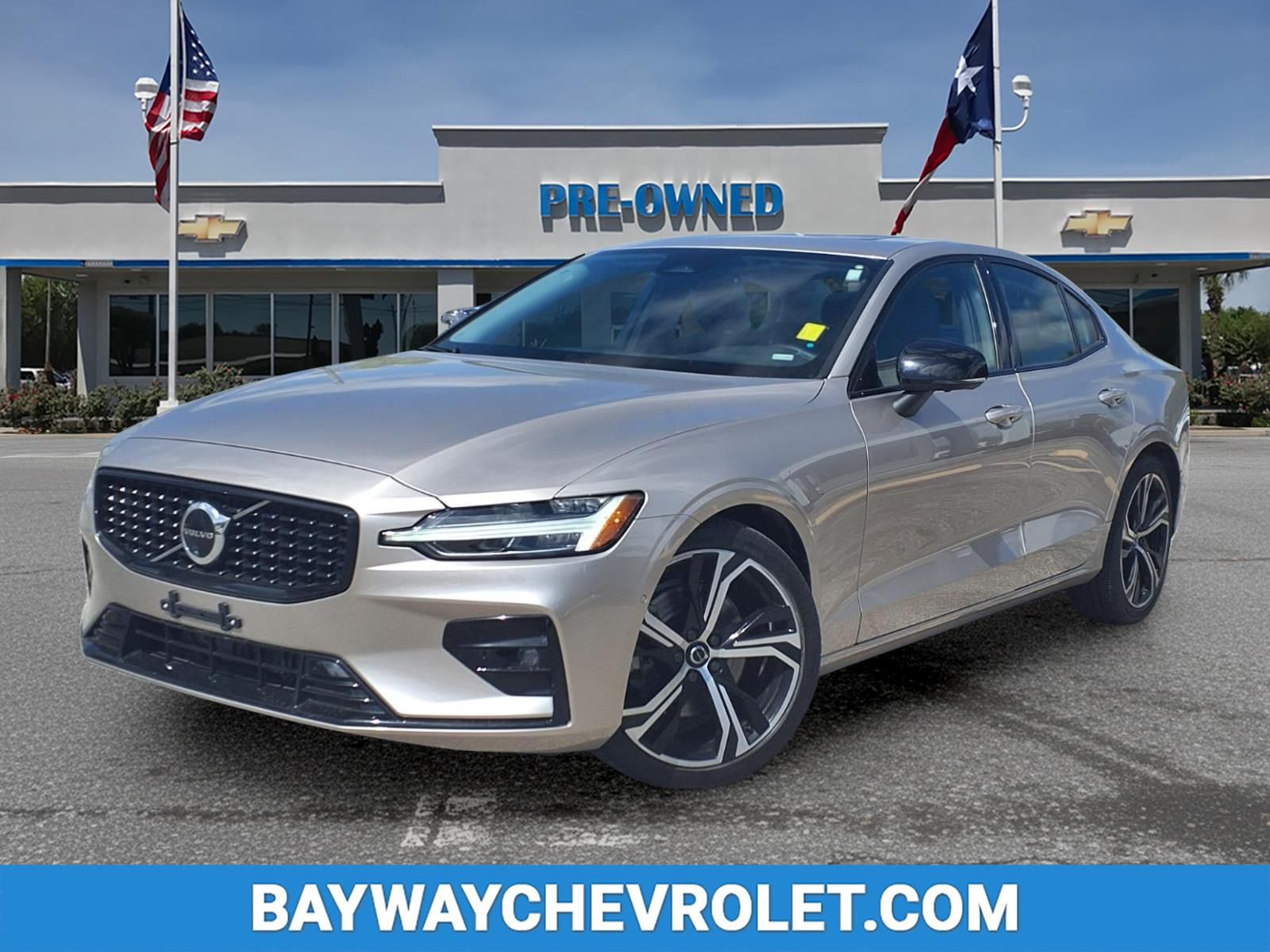 2024 Volvo S60 B5 Plus Dark Theme FWD