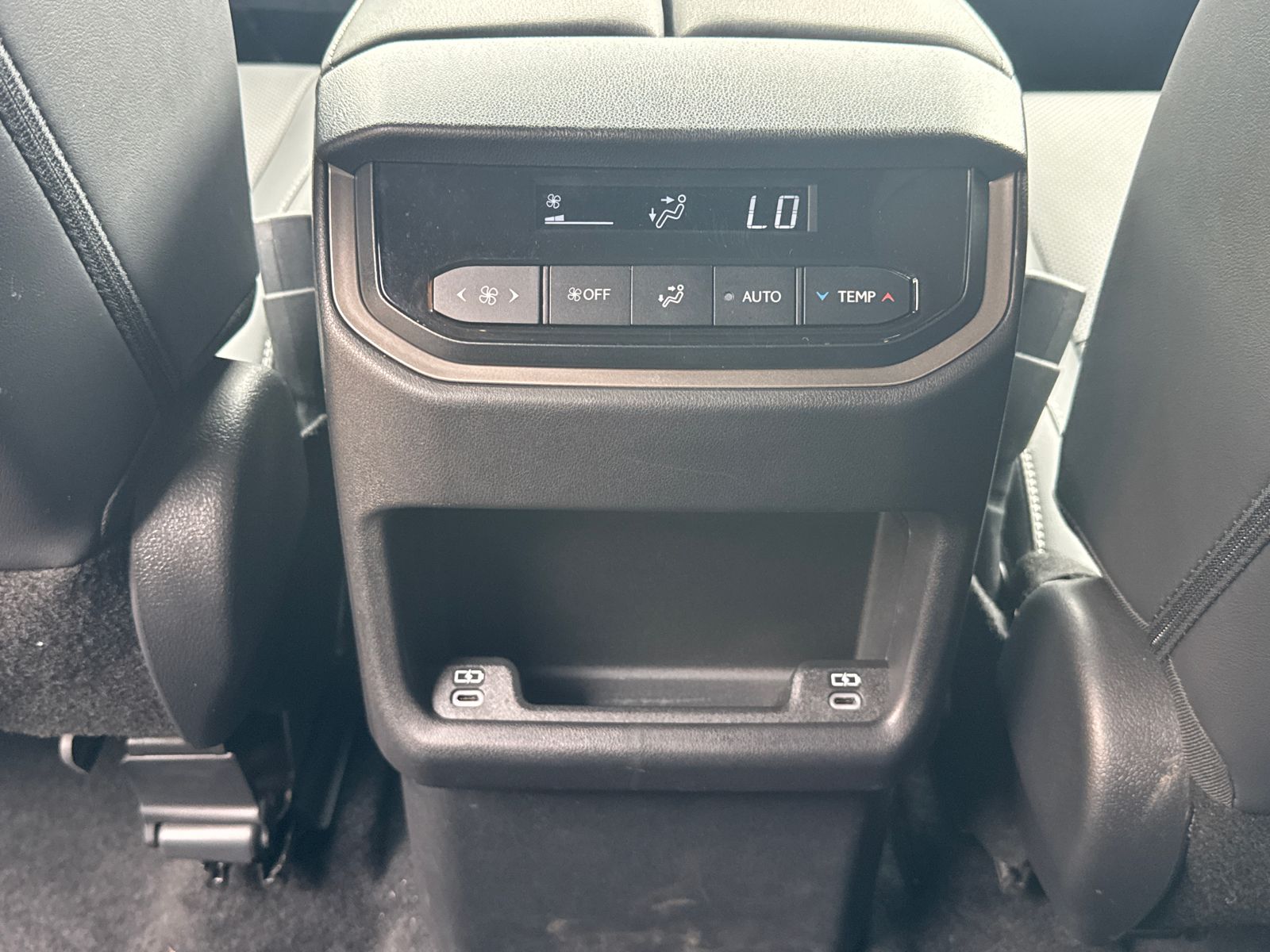 Used 2024 Pearl Lexus 350 image 25