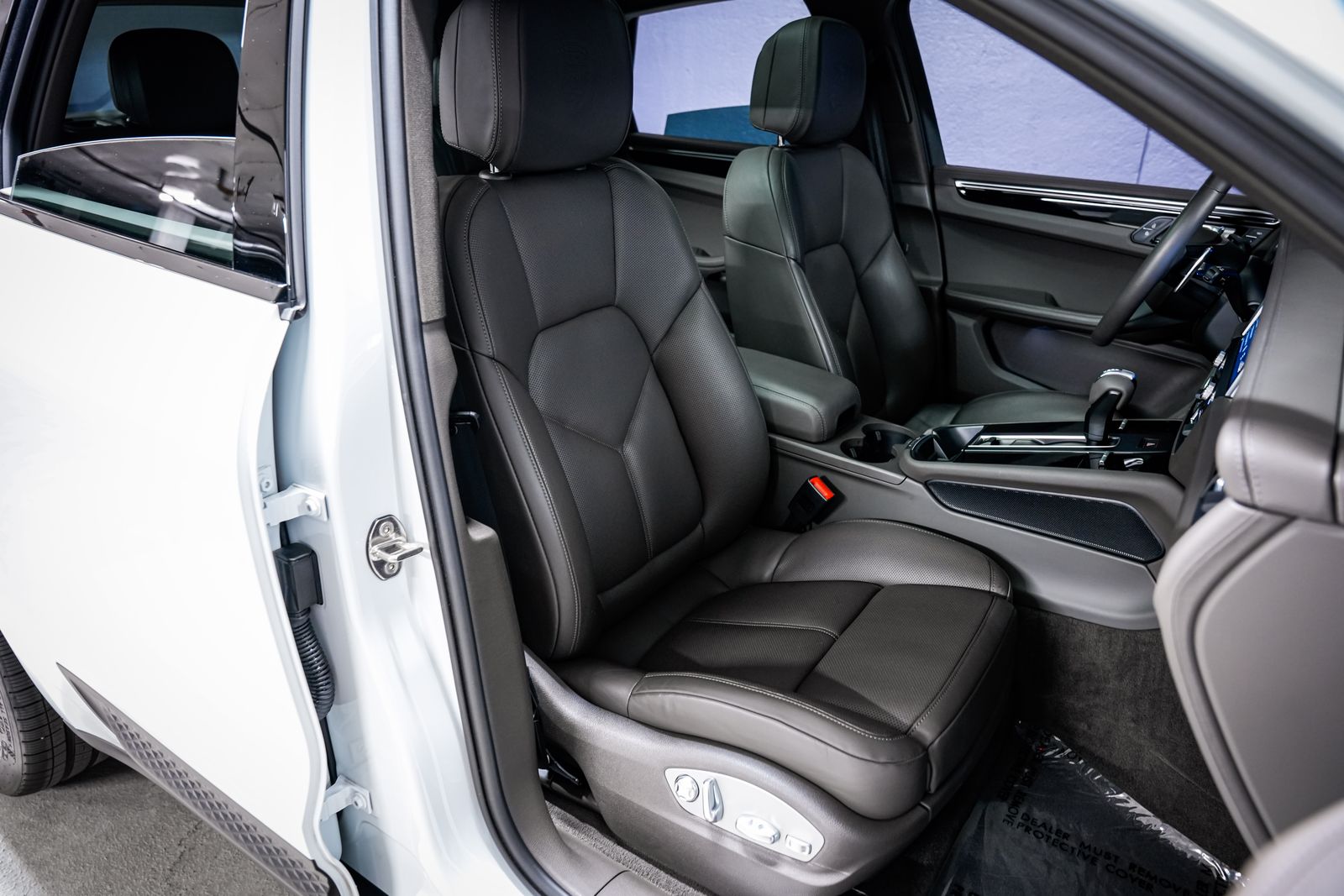 2024 Porsche Macan S — photo 27
