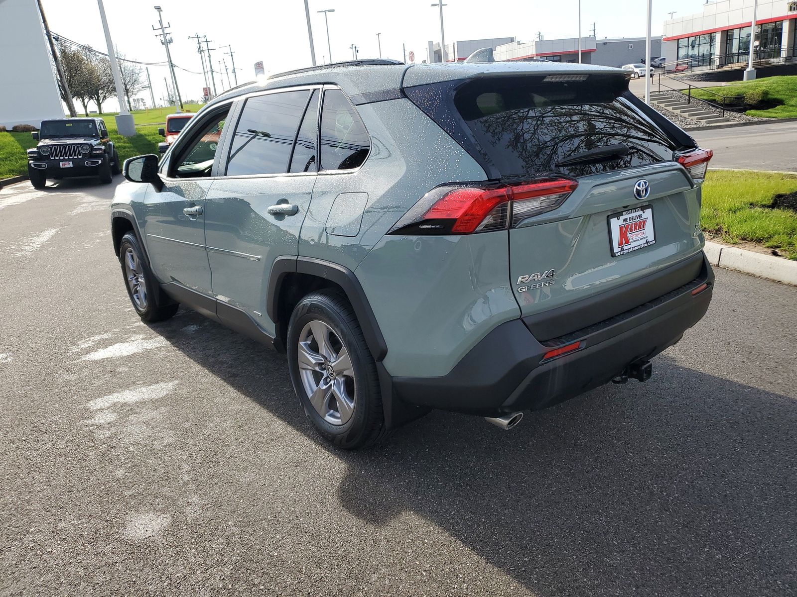 View vehicle photo 3