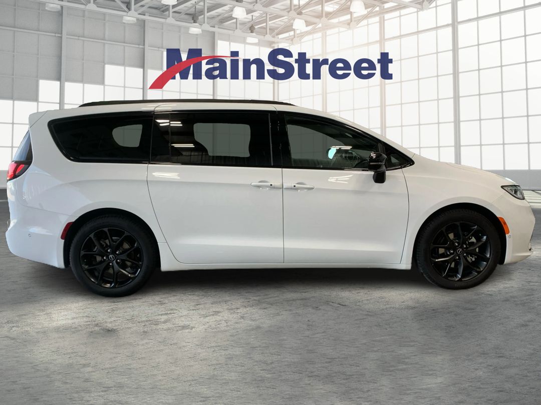 View vehicle photo 6