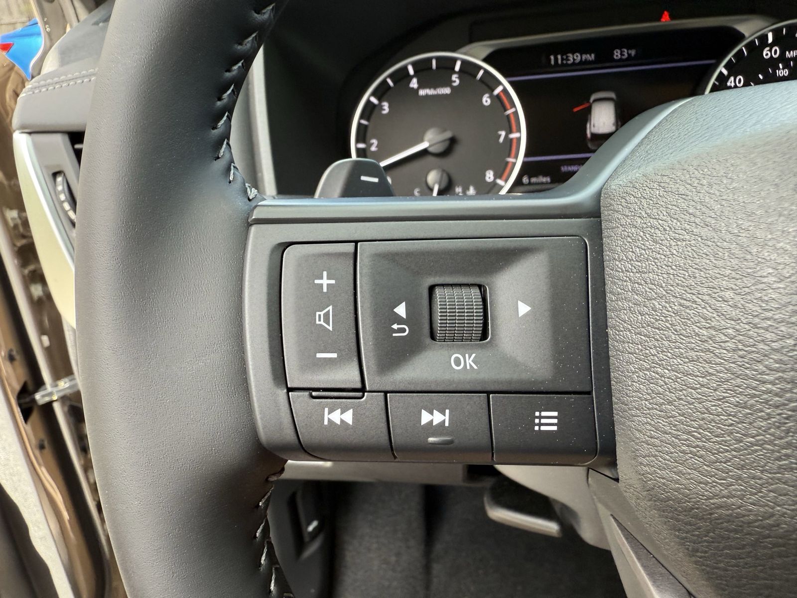2025 Nissan Rogue SV photo 12