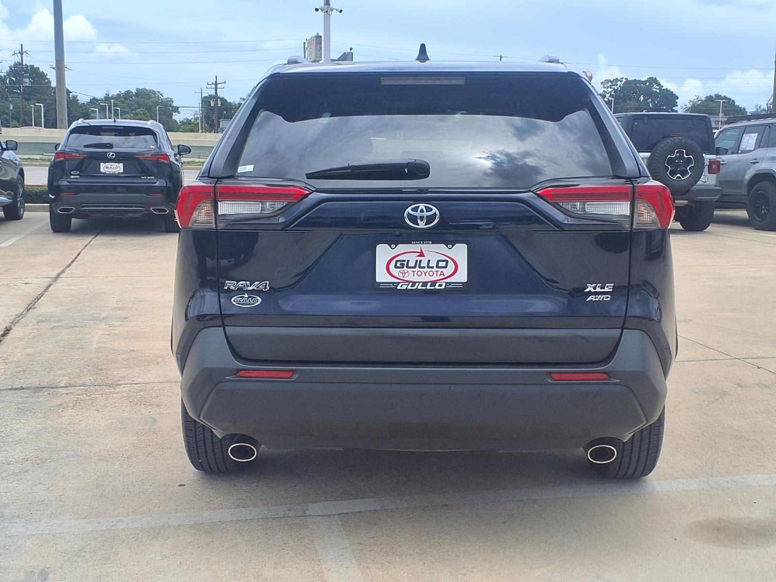 2025 Toyota RAV4 XLE - 6